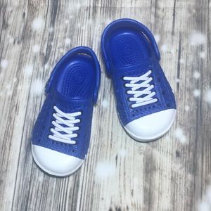 Toddlers beach clogs size 23